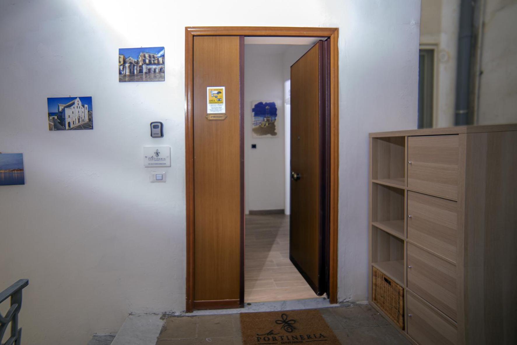 La Portineria Guest House Bari Bagian luar foto